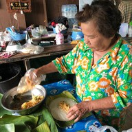 ป้าหว่าง หมี่พันลับแล
