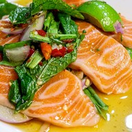 เมนูของร้าน เตี๋ยวต้มยำมะนาวสด 20.- (บ้านสวนคอมมานโด) นครปฐม