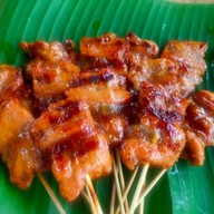 หมูปิ้งลุงรัมเจ้าเก่ารสเด็ด