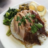 เมนูของร้าน ครัวคุณนัท | ข้าวขาหมู ข้าวหมูแดง บะหมี่เกี๊ยว | ประชาอุทิศ