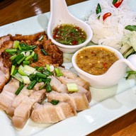 เมนูของร้าน เตี๋ยวต้มยำมะนาวสด 20.- (บ้านสวนคอมมานโด) นครปฐม