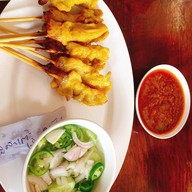 เมนูของร้าน ก๋วยเตี๋ยวไก่วัดจันทร์ (ป้าล้อม)