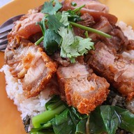 เมนูของร้าน แม่ตุ๊ ข้าวขาหมู​ ก๋วยจั๊บน้ำข้น​ เชลล์ชวนชิม