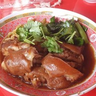 ขาหมูเฮีย ป. กะเพราพริกแห้ง,ข้าวหมูแดง เฮีย ป.