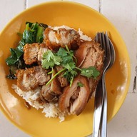 เมนูของร้าน แม่ตุ๊ ข้าวขาหมู​ ก๋วยจั๊บน้ำข้น​ เชลล์ชวนชิม