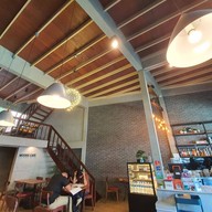 บรรยากาศ Moods Cafe ถนนอิสรภาพ