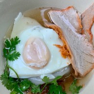 เมนูของร้าน ข้าวเปิ๊บยายเครื่อง