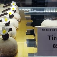 Berry Cafe แสนตุ้ง