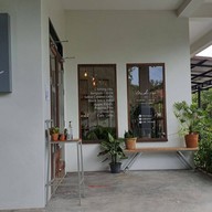 หน้าร้าน Mad Projects