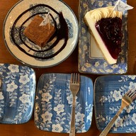 Atelier Cafe' and Studio