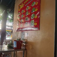 ฮ้งลูกชิ้นปลาเยาวราช ข้าวหมูแดง บะหมี่เกี๊ยว