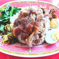 ขาหมูเฮีย ป. กะเพราพริกแห้ง,ข้าวหมูแดง เฮีย ป.