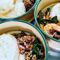 กะเพราหอม @HOME