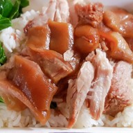 เอ็มข้าวขาหมูแสงทองวิลล่า
