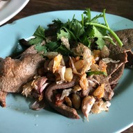 ลาบป้านอม