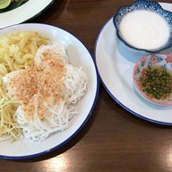 เมนูของร้าน เรือนจันทร์แหล่ม รัชดา สุทธิสาร