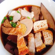 เมนูของร้าน เอ็มข้าวขาหมูแสงทองวิลล่า