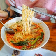 เมนูของร้าน ริว บะหมี่เกี๊ยวกุ้งโคราช ถนนมิตรภาพ