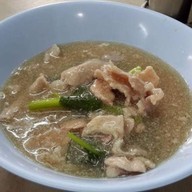 ราดหน้า ขาหมูแต้จิ๋วพี่แองจี้