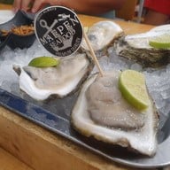 เมนูของร้าน แม่เพ็ญซีฟู๊ด ริมน้ำปิง