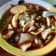 เมนูของร้าน ก๋วยจั๊บ ยายละมูล สูงเนิน