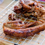 หมูทอดสำเพ็ง ถนนแจ้งวัฒนะ