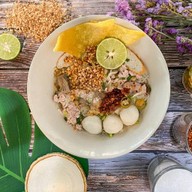 แม่คิ้ม ก๋วยเตี๋ยวต้มยำ โบราณ