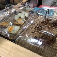 หมูทอดสำเพ็ง ถนนแจ้งวัฒนะ