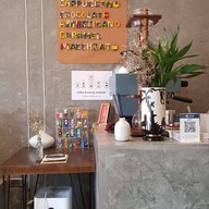 บรรยากาศ Onnom cafe ( อ่อนน้อม คาเฟ่)