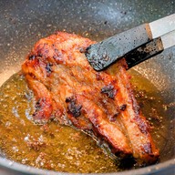 หมูทอดสำเพ็ง ถนนแจ้งวัฒนะ