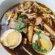 เมนูของร้าน ก๋วยจั๊บโบราณ ตลาดเก่าจันทบูร