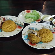 เมนูของร้าน ไก่ทอดเดชา สาขาช่องเขา มอ.