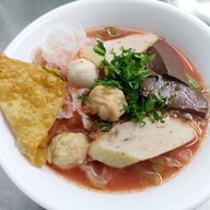 เย็นตาโฟทรงเครื่อง