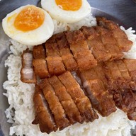 เมนูของร้าน บูตะ ข้าวหมูทอด บางแสน