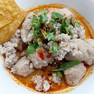 เย็นตาโฟทรงเครื่อง