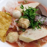 เย็นตาโฟทรงเครื่อง