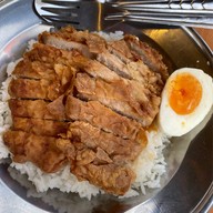 บูตะ ข้าวหมูทอด บางแสน