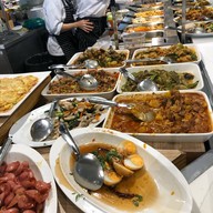 ข้าวแกงสกุลทอง เซ็นทรัลพระราม 3