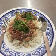 ขาหมูเมืองทอง