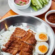 เมนูของร้าน บูตะ ข้าวหมูทอด บางแสน