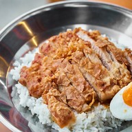 เมนูของร้าน บูตะ ข้าวหมูทอด บางแสน
