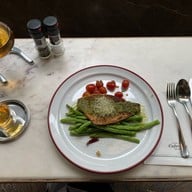 Vanilla Cafeteria EmQuartier