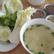 หมูสามทรง ริมปิง นวรัฐ