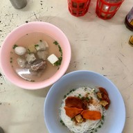 เมนูของร้าน ก๋วยเตี๋ยวยกล้อ