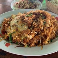 ผัดหมี่กระโทก (ป้าเปลื้อง)