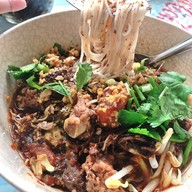 เมนูของร้าน น้ำเงี้ยว-ข้าวซอยเก๋ไก๋สไลเดอร์ ไม่มีสาขา