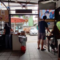 อาหารเหนือ ข้าวซอยเที่ยงตรง รัชดา17