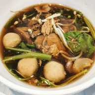 เมนูของร้าน เกาเหลาเนื้อตุ๋น หมูตุ๋น ตุ๋มนางเลิ้ง (อยู่ในตลาดนางเลิ้งแผง 41)