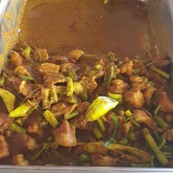 ครัวเมืองพัทลุง ข้าวแกงใต้รสเด็ด  (เส้นนาพร้าว- เจปาร์ค)