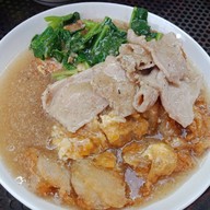 ราดหน้าเหมือนฝัน(เซียงซูอีเตี้ยน) รพ.นวุฒิสมเด็จย่า ตชด.อารีย์
